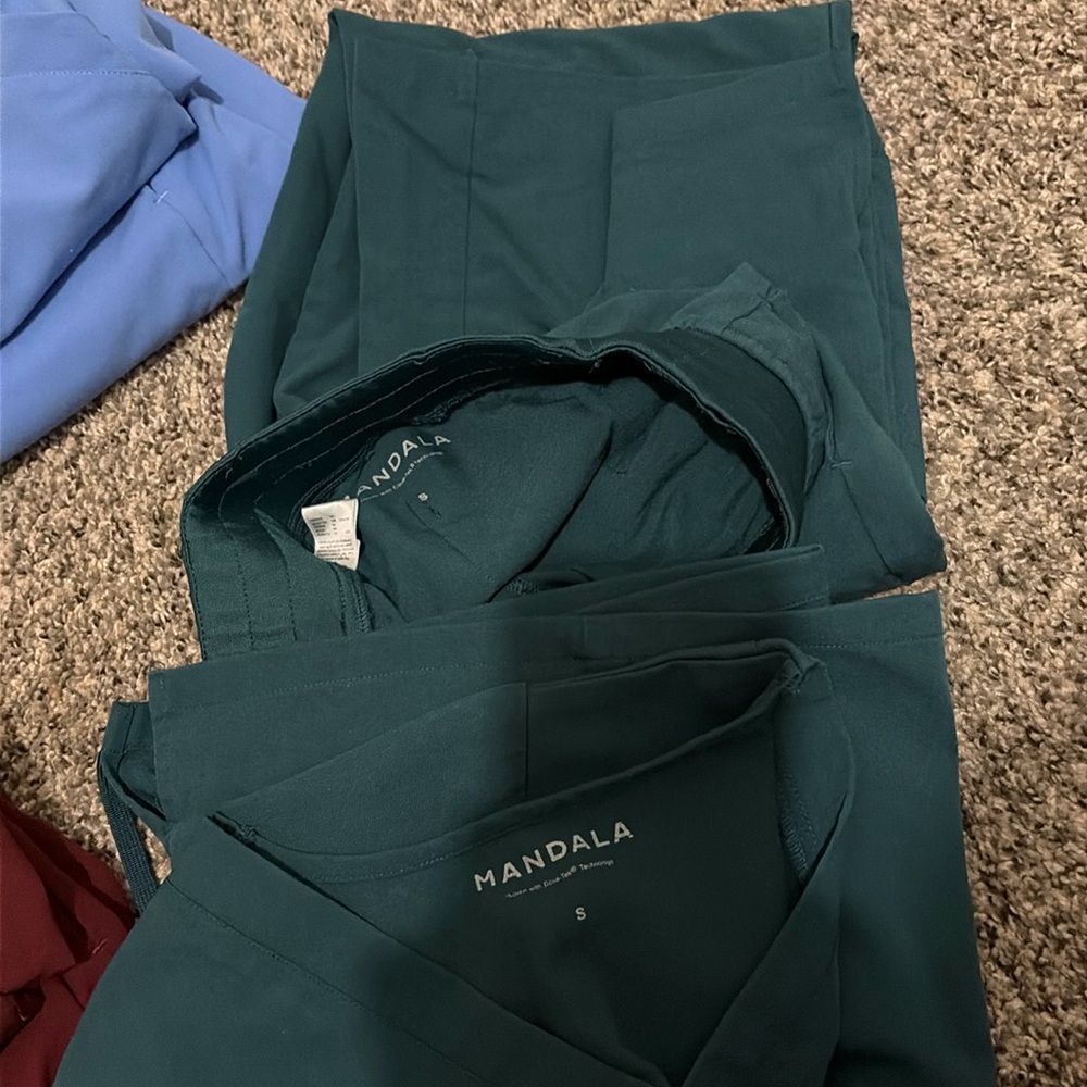Mandala Women's V-Neck Scrub Sets - Assorted Colors - Picture 2 of 7